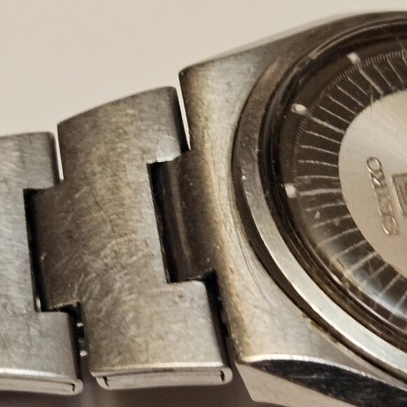 Vintage Seiko 5 Automatic Men’s Watch – Model 6119-8670 (21 Jewels) - Picture 8 of 16